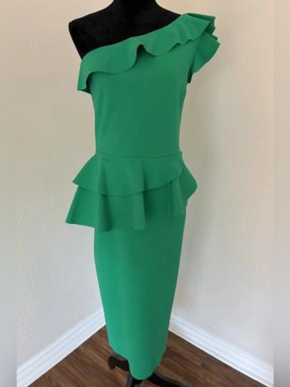 Chiara Boni La Petite Robe One-Shoulder Ruffle Peplum Dress in Green size 42